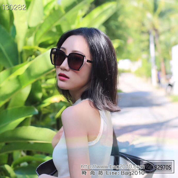 DIOR-迪奧 2019新款 太陽鏡 減輕強光負擔 遮擋有害光線防輻射 出行旅遊必備品 82970S  lly1733